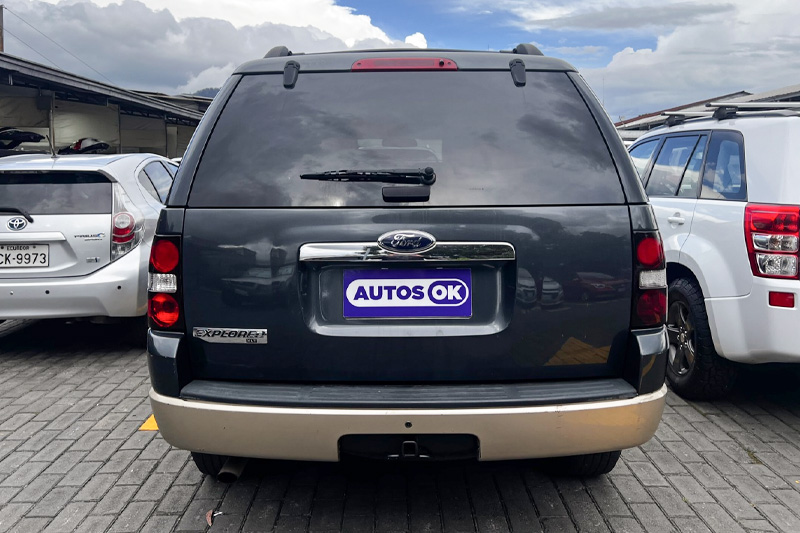 FORD EXPLORER XL 4X2 en venta en Quito, Ecuador